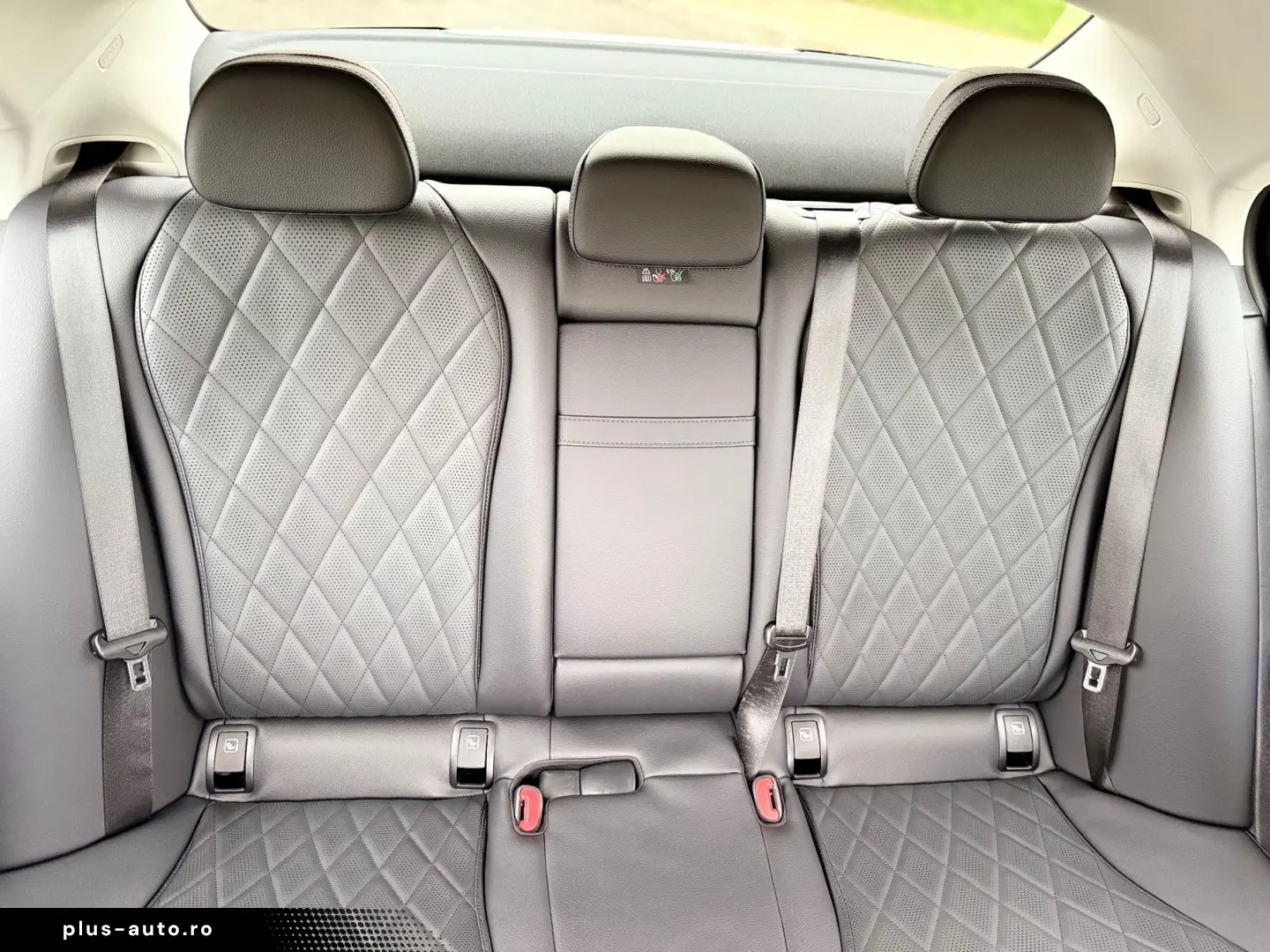 Mercedes-Benz E 200 4matic