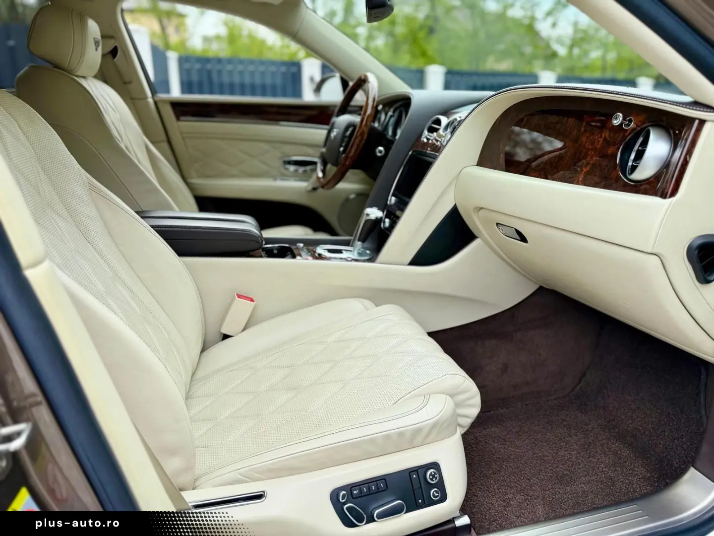 Bentley Flying- Spur 6.0 W12