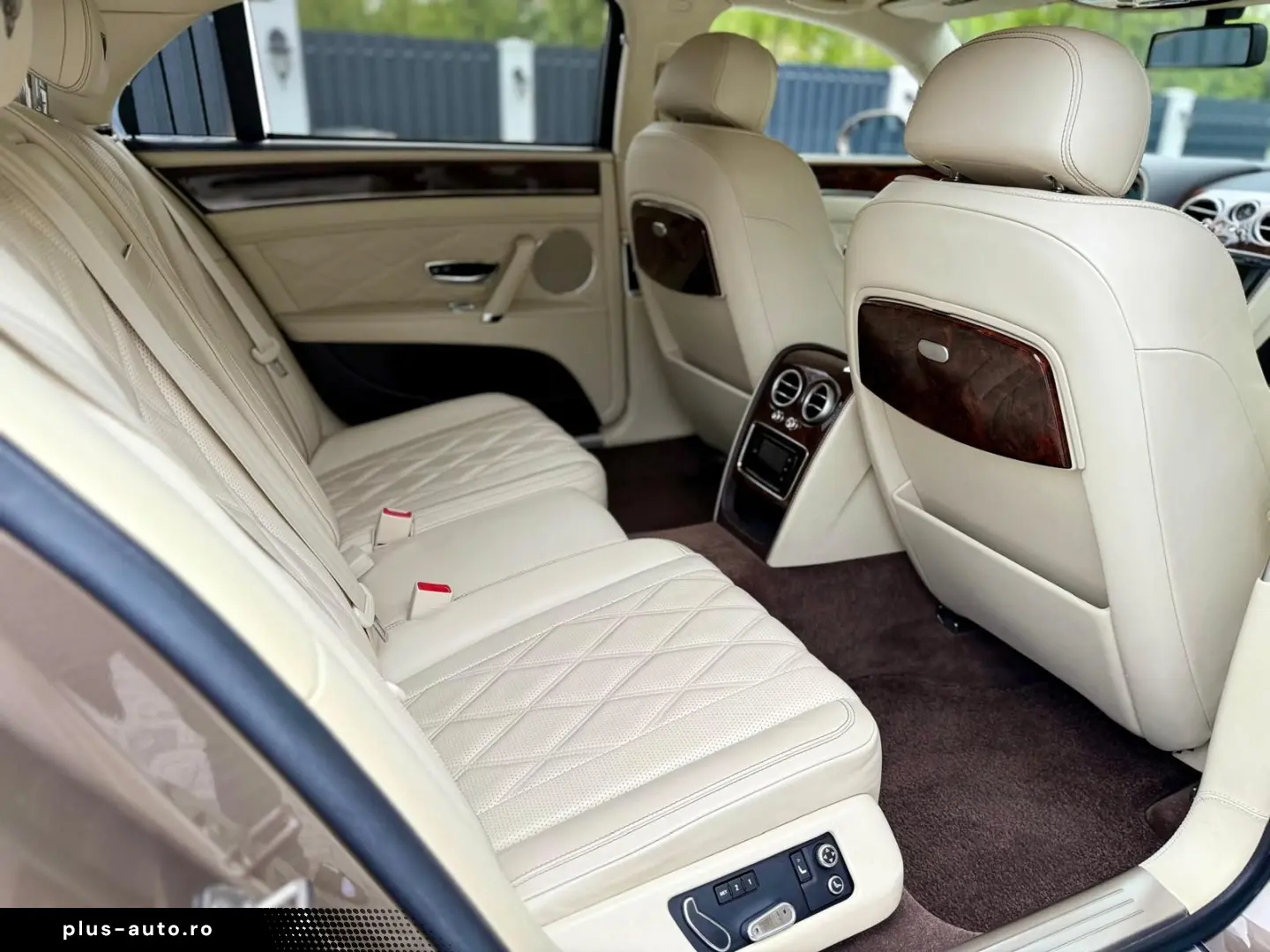 Bentley Flying- Spur 6.0 W12