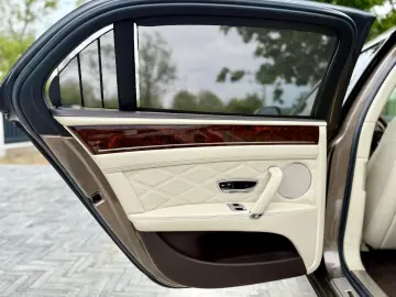 Bentley Flying- Spur 6.0 W12