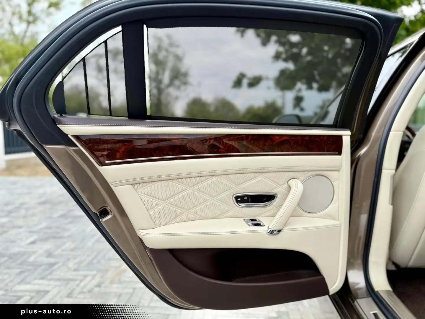 Bentley Flying- Spur 6.0 W12