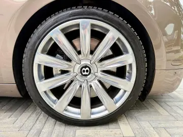 Bentley Flying- Spur 6.0 W12