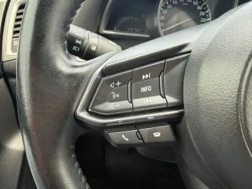 Mazda 3 G120 6MT Attraction