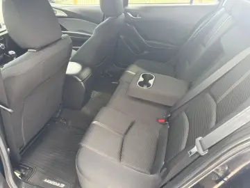 Mazda 3 G120 6MT Attraction
