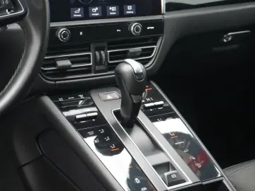PORSCHE Macan S NAVI KAM SHZ SPORTABGASANLAGE
