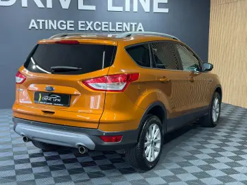 Ford Kuga 4×4 Aut. Titanium