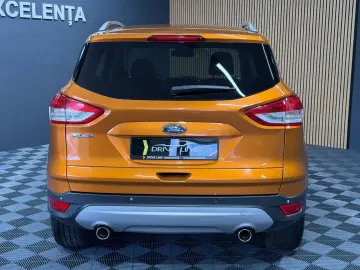 Ford Kuga 4×4 Aut. Titanium