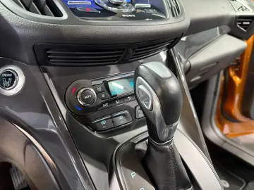 Ford Kuga 4×4 Aut. Titanium