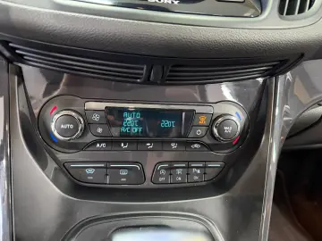 Ford Kuga 4×4 Aut. Titanium