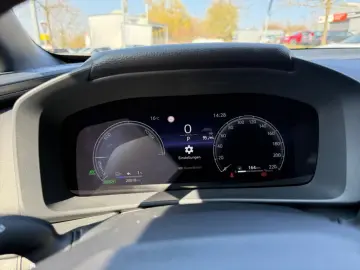 TOYOTA C-HR 2.0 Plug-in-Hybrid Team