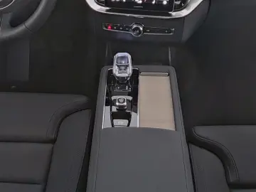 VOLVO XC90 T8 Plus Dark Plug-In Hybrid AWD 7-Sitzer El