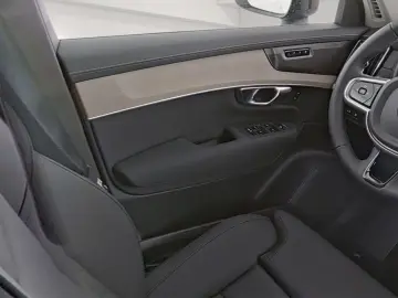 VOLVO XC90 T8 Plus Dark Plug-In Hybrid AWD 7-Sitzer El