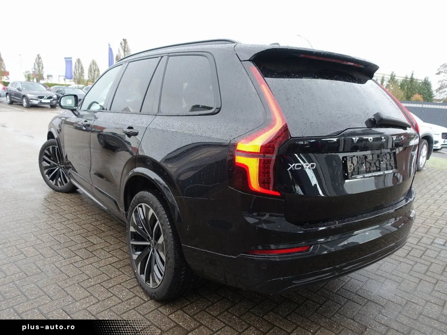 VOLVO XC90 Plus Dark T8 AWD FourC Pano AHK B&W 360