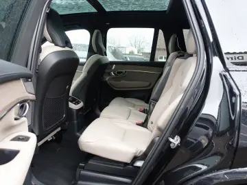VOLVO XC90 Plus Dark T8 AWD FourC Pano AHK B&W 360