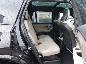 VOLVO XC90 Plus Dark T8 AWD FourC Pano AHK B&W 360