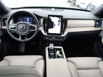 VOLVO XC90 Plus Dark T8 AWD FourC Pano AHK B&W 360