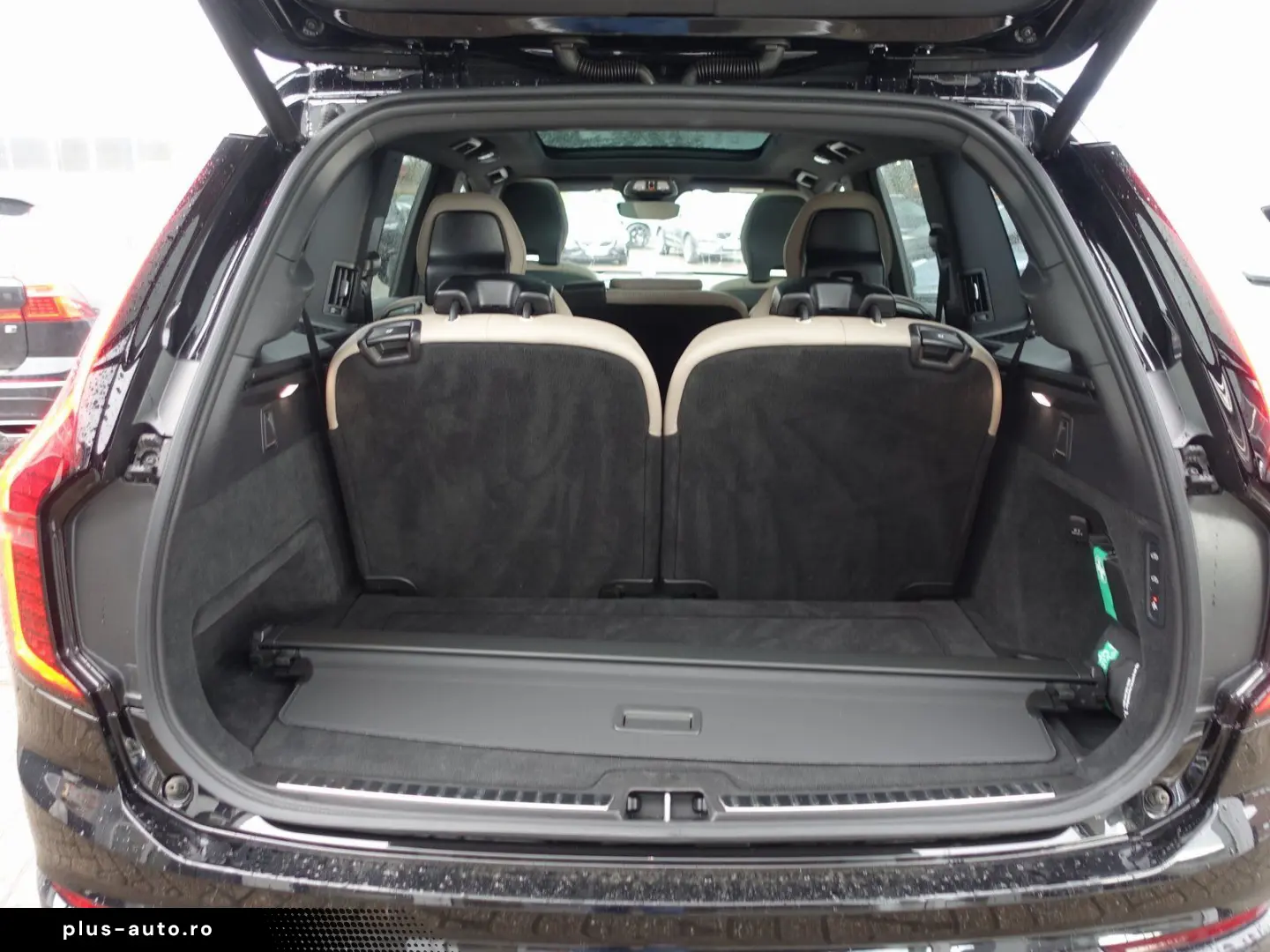 VOLVO XC90 Plus Dark T8 AWD FourC Pano AHK B&W 360