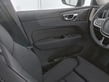 VOLVO XC60 FACELIFT Plus Dark AWD HUD Digitales Cockpi