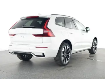 VOLVO XC60 FACELIFT Plus Dark AWD HUD Digitales Cockpi