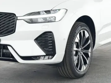 VOLVO XC60 FACELIFT Plus Dark AWD HUD Digitales Cockpi