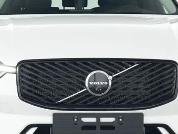 VOLVO XC60 FACELIFT Plus Dark AWD HUD Digitales Cockpi