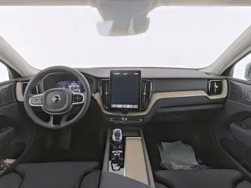 VOLVO XC60 FACELIFT Plus Dark AWD HUD Digitales Cockpi