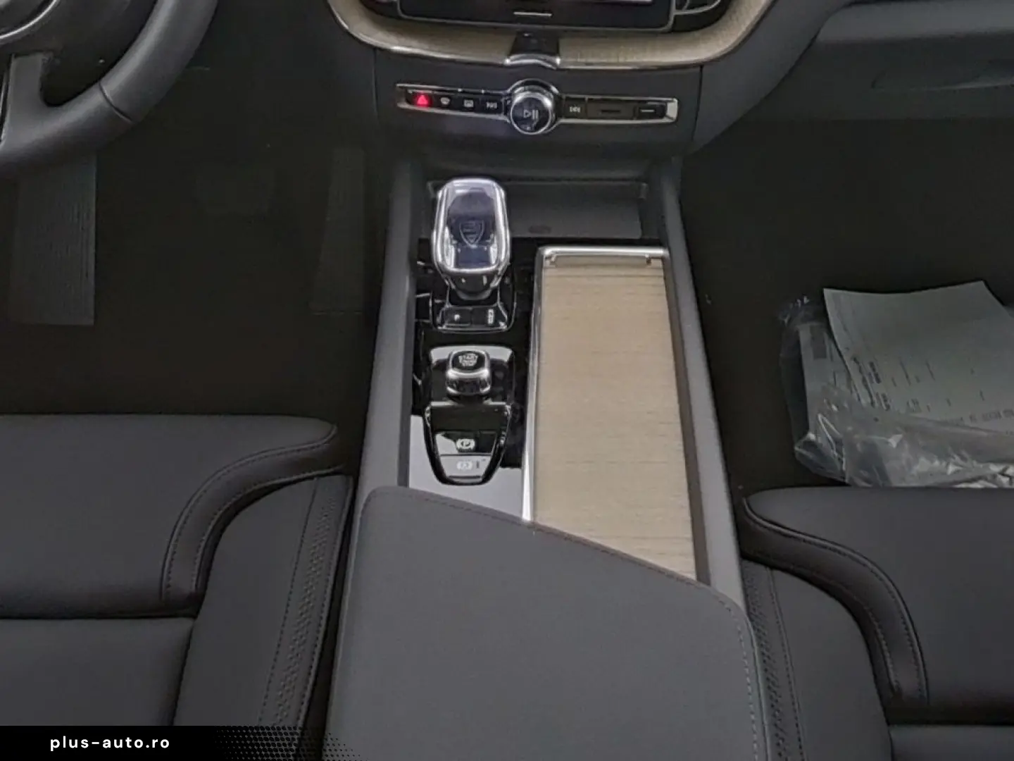 VOLVO XC60 FACELIFT Plus Dark AWD HUD Digitales Cockpi