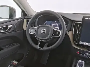 VOLVO XC60 FACELIFT Plus Dark AWD HUD Digitales Cockpi