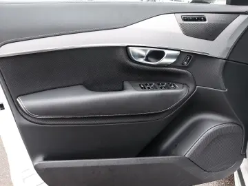 VOLVO XC90 Plus Bright Recharge Plug-In Hybrid AWD T8