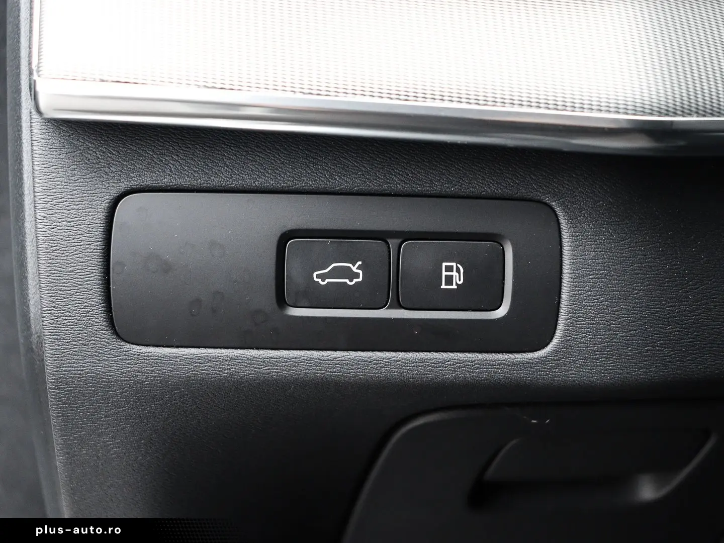 VOLVO XC90 Plus Bright Recharge Plug-In Hybrid AWD T8