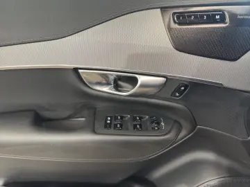 VOLVO XC90 T8 AWD Plug-in Hybrid Plus-Bright HeadUpDis