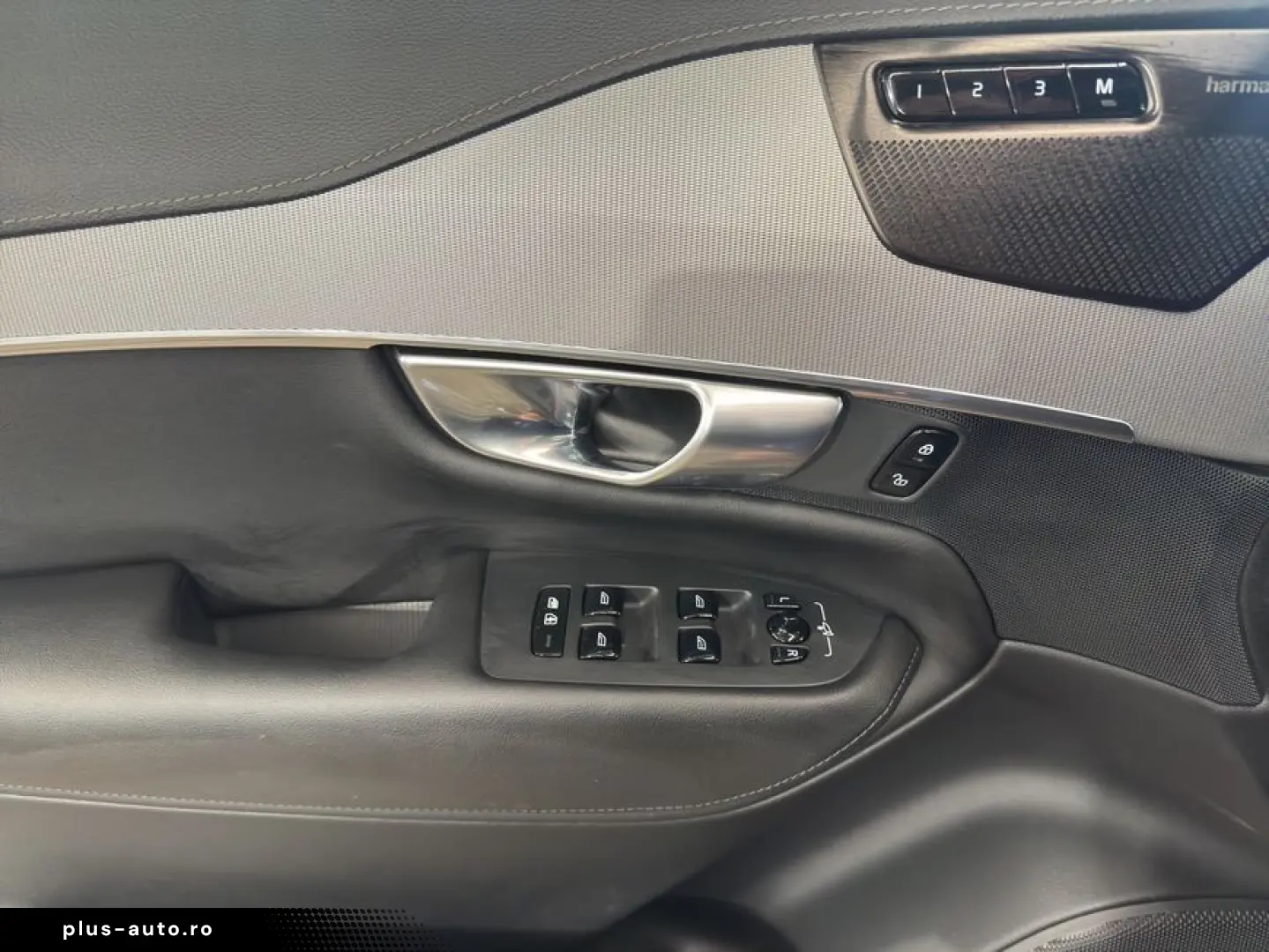 VOLVO XC90 T8 AWD Plug-in Hybrid Plus-Bright HeadUpDis