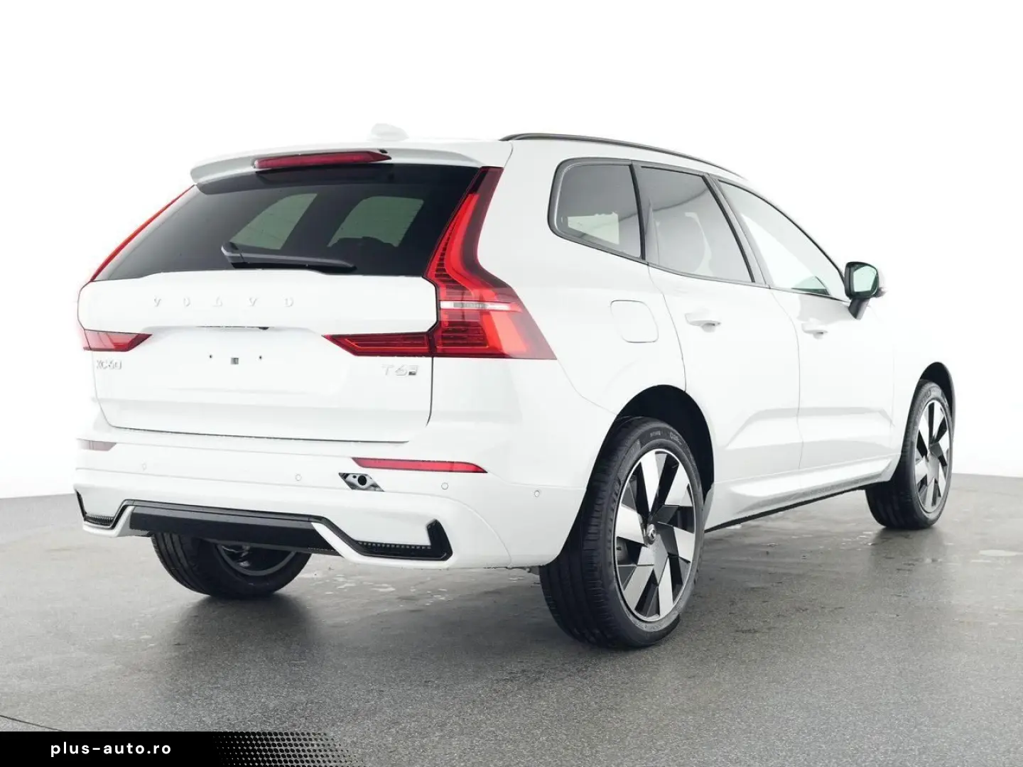 VOLVO XC60 Plus Dark Recharge Plug-In Hybrid AWD
