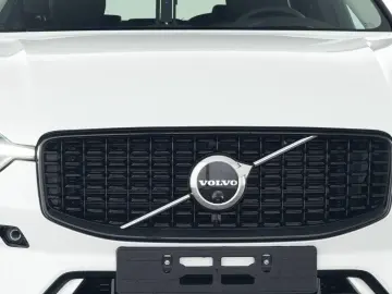 VOLVO XC60 Plus Dark Recharge Plug-In Hybrid AWD