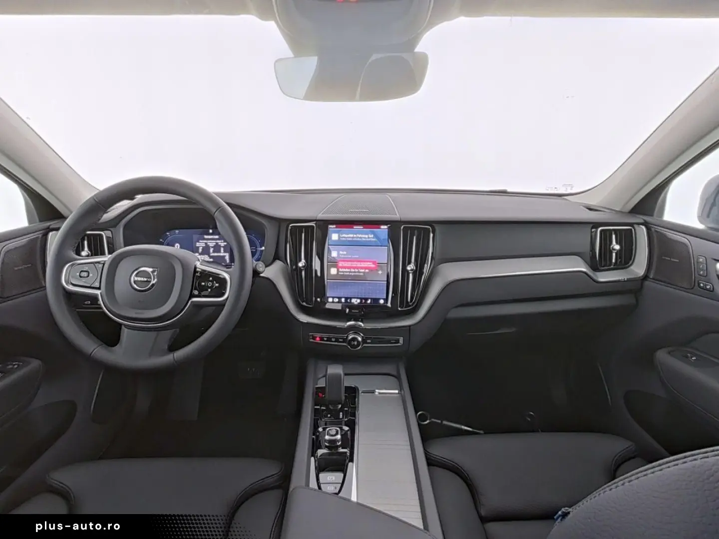 VOLVO XC60 Plus Dark Recharge Plug-In Hybrid AWD