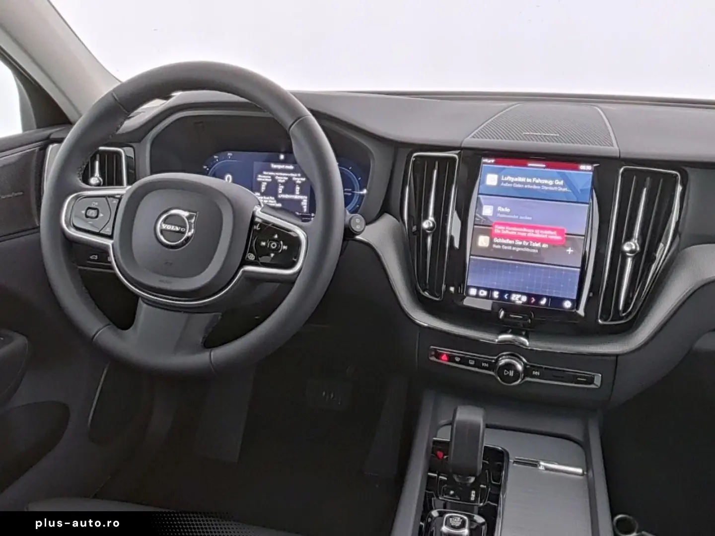 VOLVO XC60 Plus Dark Recharge Plug-In Hybrid AWD
