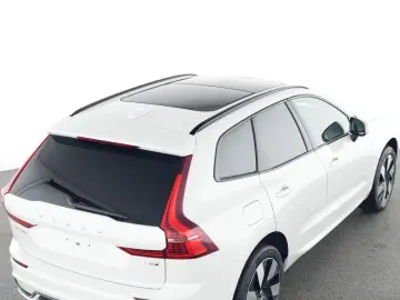VOLVO XC60 Plus Dark Recharge Plug-In Hybrid AWD
