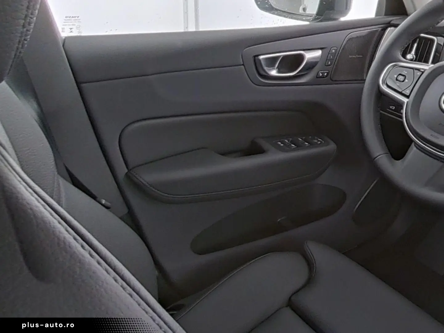 VOLVO XC60 Plus Dark Recharge Plug-In Hybrid AWD