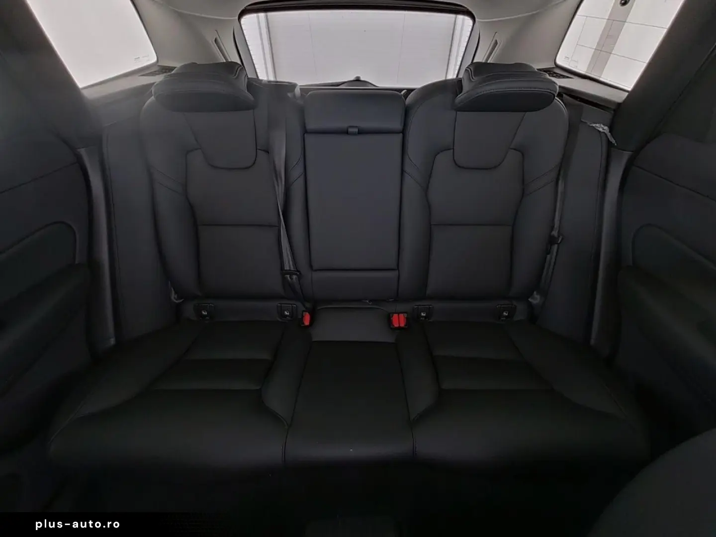 VOLVO XC60 Plus Dark Recharge Plug-In Hybrid AWD