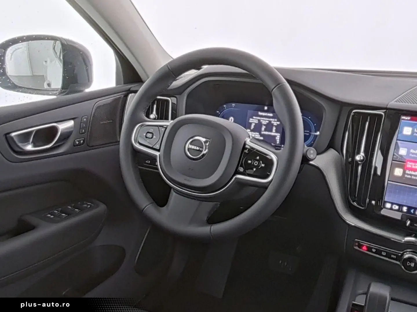 VOLVO XC60 Plus Dark Recharge Plug-In Hybrid AWD