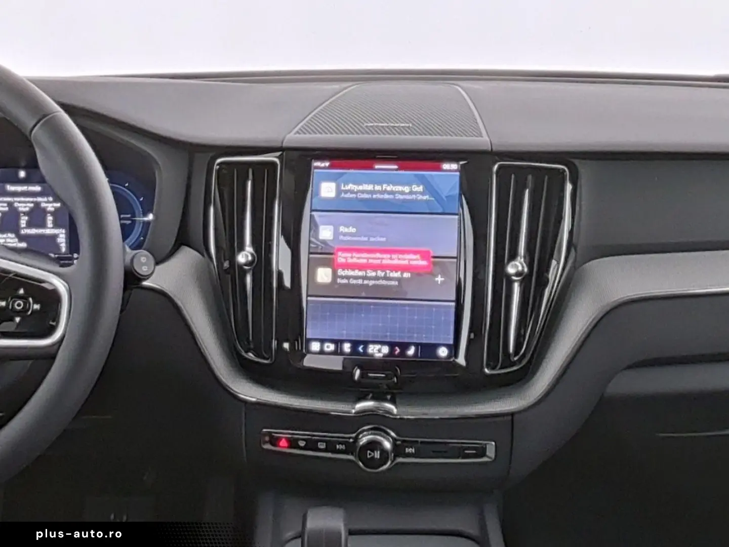 VOLVO XC60 Plus Dark Recharge Plug-In Hybrid AWD