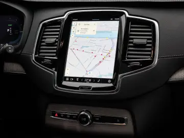 VOLVO XC90 T8 Recharge AWD Ultra Dark NP 105.050 -  AH