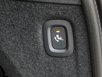 VOLVO XC90 T8 Recharge AWD Ultra Dark NP 105.050 -  AH