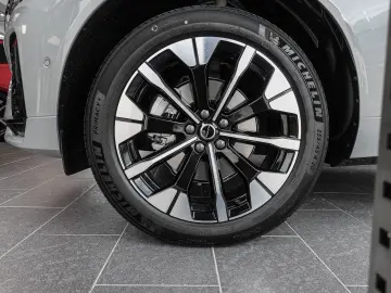 VOLVO XC60 Plus Dark AWD B5 Benzin EU6e Lagom-  Winter