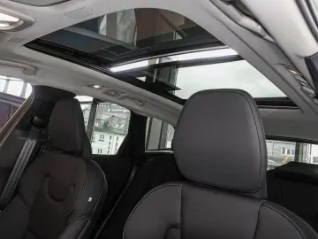 VOLVO XC60 Plus Dark AWD B5 Benzin EU6e Lagom-  Winter