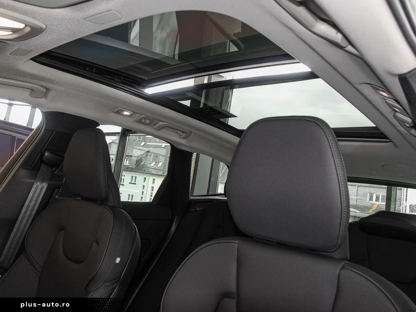 VOLVO XC60 Plus Dark AWD B5 Benzin EU6e Lagom-  Winter