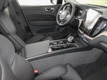 VOLVO XC60 Plus Dark AWD B5 Benzin EU6e Lagom-  Winter