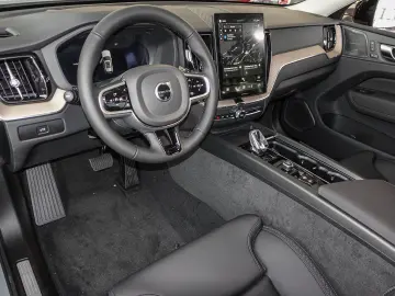 VOLVO XC60 Plus Dark AWD B5 Benzin EU6e Lagom-  Winter