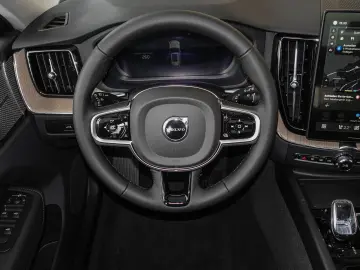 VOLVO XC60 Plus Dark AWD B5 Benzin EU6e Lagom-  Winter