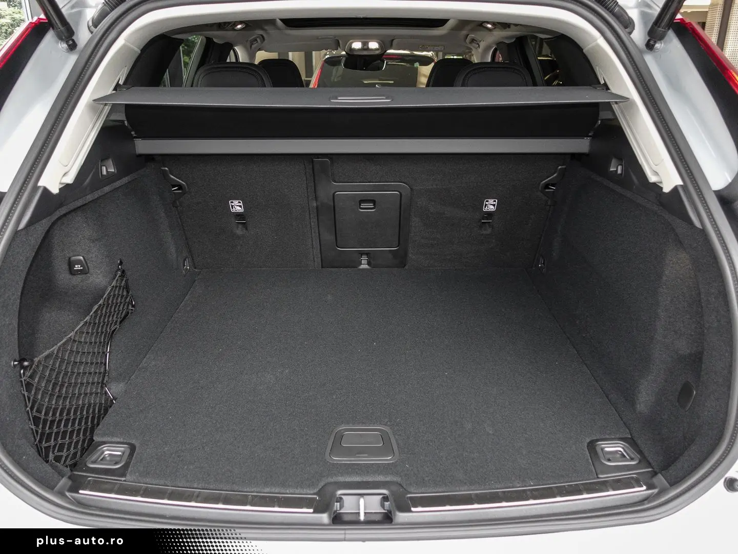 VOLVO XC60 Plus Dark AWD B5 Benzin EU6e Lagom-  Winter